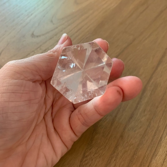 Medium sized Crystal quartz point - Picture 2 of 4